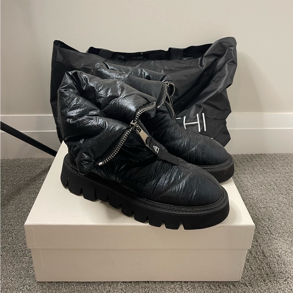 AKI BOOT BLACK Elena iachi size 41 worn once